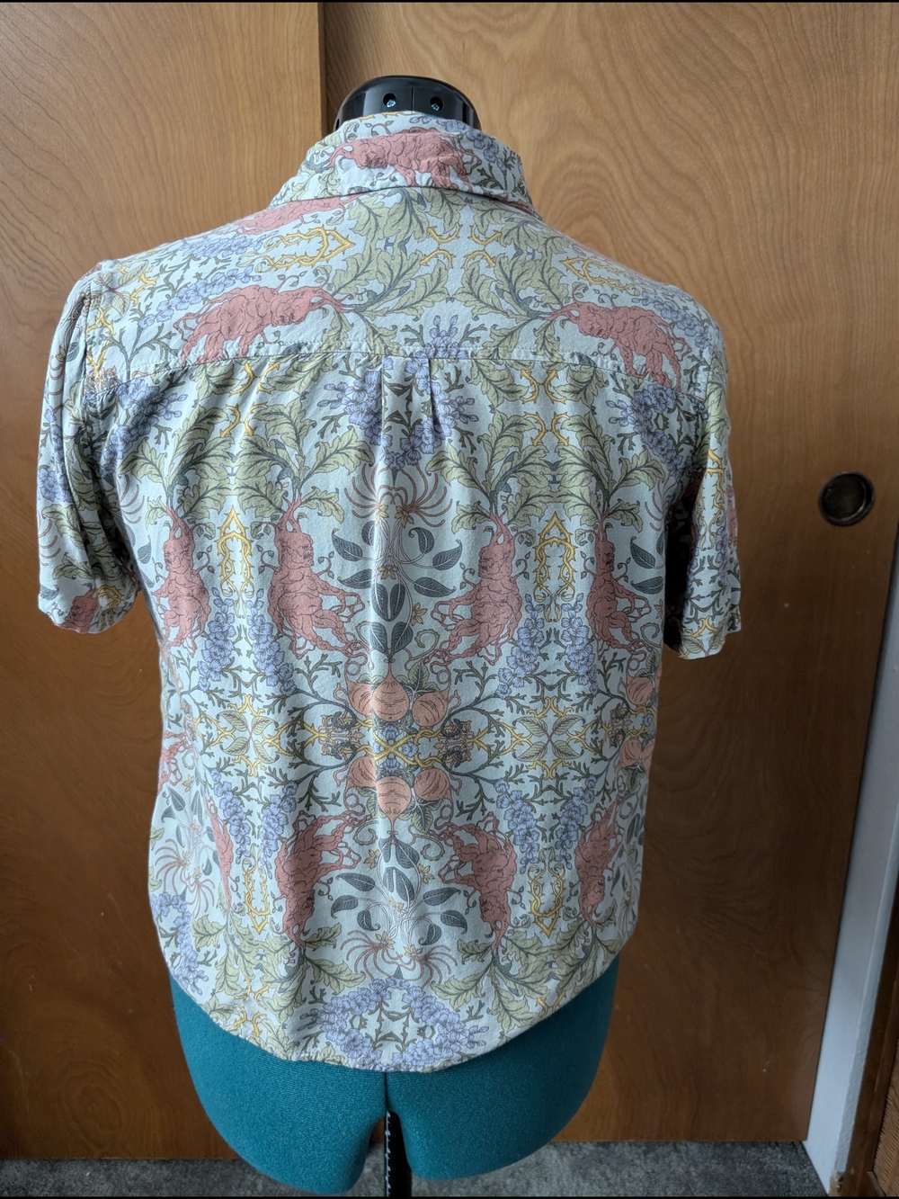 Harry Potter Herbology Cropped Button Down - Picture 2 of 4